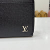 Louis Vuitton Taiga Zipper Dragonne Strap Black Long Wallet M69409 142123894 [P]