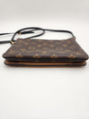 Louis Vuitton Double Zip Pochette (M69203) A Condition 142311543 [P]