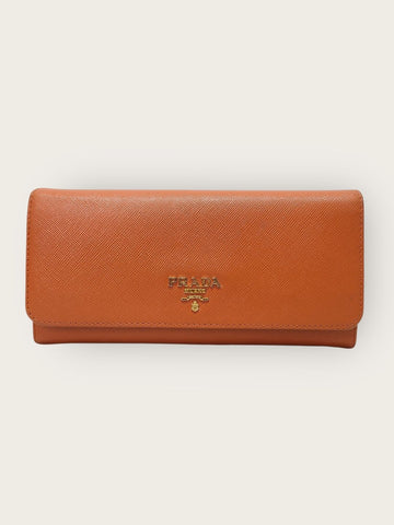 PRADA Orange Metalllogo Saffiano Geldbörse A+ 143171635