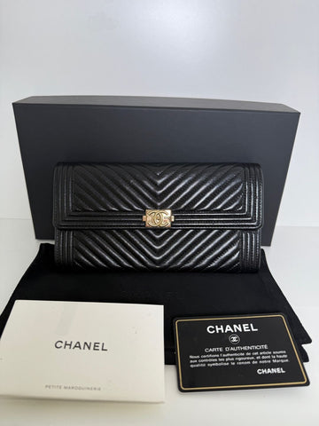 CHANEL ボーイラムスキンシェブロン長財布 27 144675034