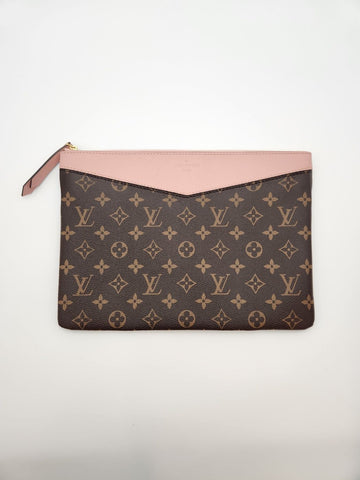 Louis Vuitton Daily Pouch (M62942) 144840029