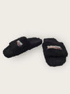 BALENCIAGA Schwarze flauschige Wave-Logo Shearling Slide Sandalen 41 145240255 [P]