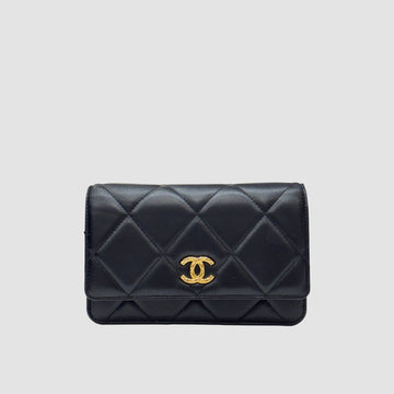 CHANEL シーズン WOC サテンフィニッシュラムスキン ブラック ゴールド AP2236 145511591