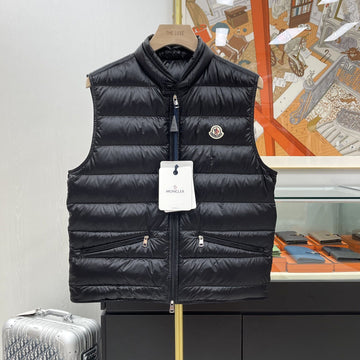 MONCLER GUI Guis Down Vest Padding Schwarz K10911A10700 145817532