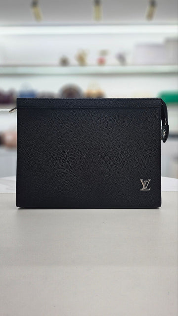 LOUIS VUITTON Taiga Pochette Voyage MM Clutch M30450 145750719