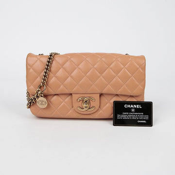 CHANEL CC Logo Flap Chain Bag 145683716