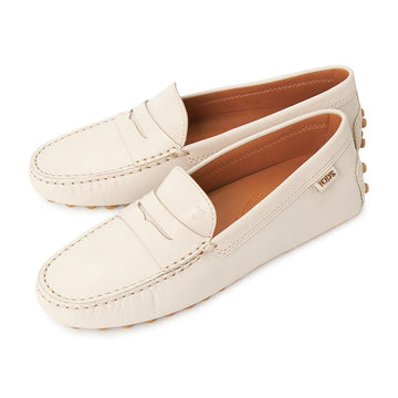 TODS 女性用ドライビングシューズ 146725996