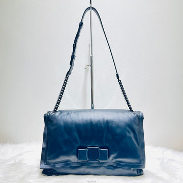 SALVATORE FERRAGAMO ペレガモ 733673 パディッド ヴィバ ボウ チェーン ショルダーバッグ 147971737