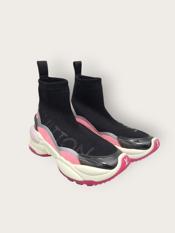 Louis Vuitton Pink Run55 Trainer High-Top Sneakers 148194418