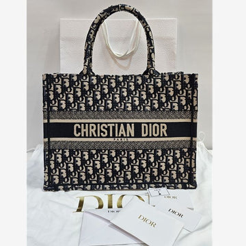 DIOR Oblique Book Tote Medium 2025 148495401