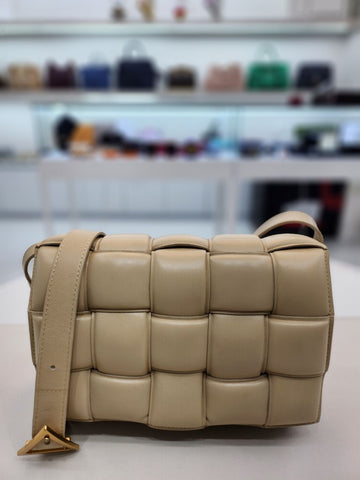 BOTTEGA VENETA Oatmeal gepolsterte Kassetten-Crossbody-Tasche 591970 149296293