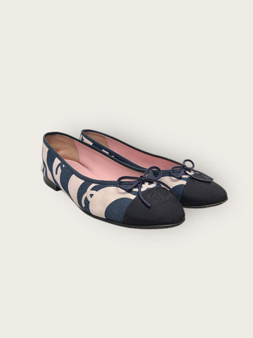 CHANEL Navy Pink CC Logo Classic Ballerina Flats 37.5 149860519