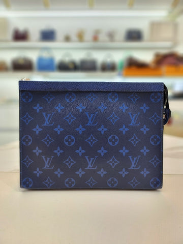 Louis Vuitton Pochette Voyage MM Taiga Clutch Bag M30423 150440950
