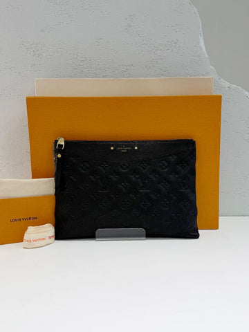 LOUIS VUITTON Anprend Daily Clutch mit integriertem Chip M62937 150513679