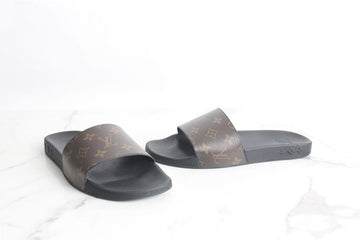 LOUIS VUITTON Waterfront Mule Monogram Gummi Sandalen 9(280) 150637860