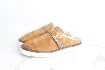 Louis Vuitton LV Easy Mule Shearling Slippers 9(280) 150655957