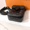 LOUIS VUITTON Sロック バーティカル ウェアラブル エクリプス クロスバッグ M82252 150882419 [P]
