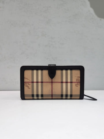 Burberry Classic Checked Long Wallet 150890000
