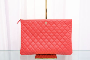 CHANEL Caviar CC Logo Classic Large Pouch Clutch 150999123 [P]