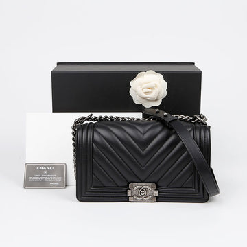 CHANEL Chevron Boy Medium Shoulder Crossbody Bag A67086 151209194