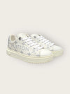 LOUIS VUITTON Weißes Silber Logo Timeout Sneakers 151677990 [P]