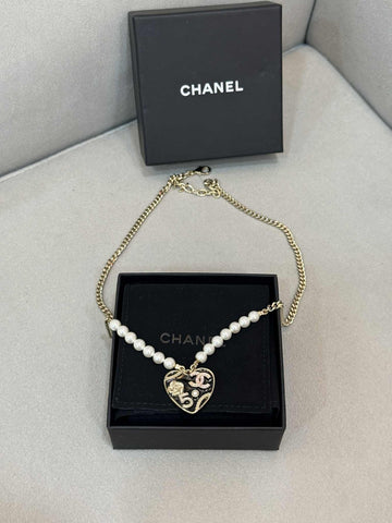 CHANEL Herz Perlenkette 152110839