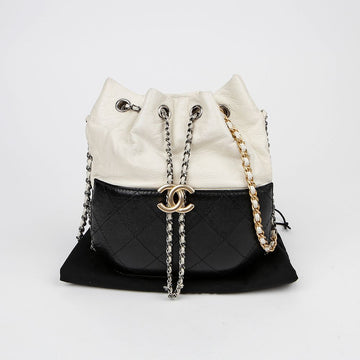 CHANEL Gabrielle Pearl Bucket Schulter Crossbody Bag A98787 151828252