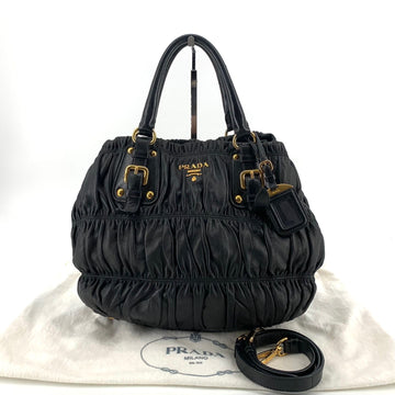 PRADA Nappa Goffre Schultertasche und Tote Bag 152240955