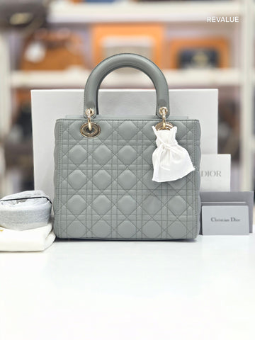 Dior Medium Lambskin Tote Shoulder Bag M0565ONGE 152243199