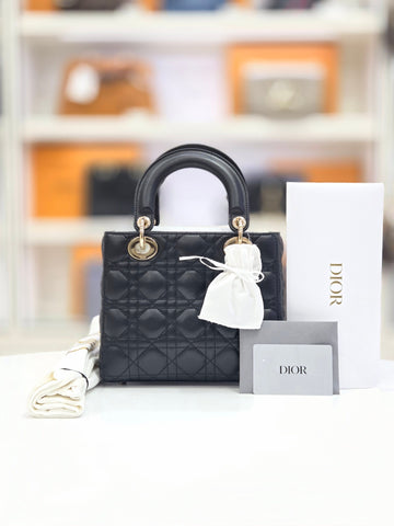 DIOR Klein Tote Shoulder Bag mit goldener Hardware M0538ONGE 152243396