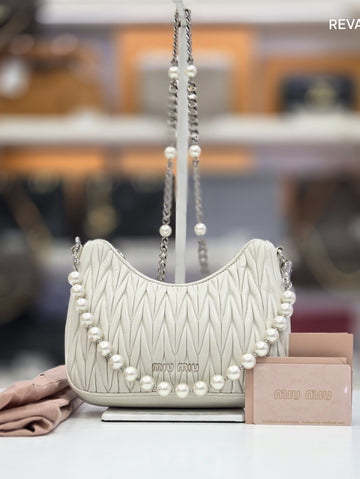 MIU MIU クリスタルチェーンショルダーバッグ 5bh211 152243725