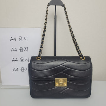 CHANEL Pagoda Flap Bag 2016 Cruise Collection Limited Edition 154939568