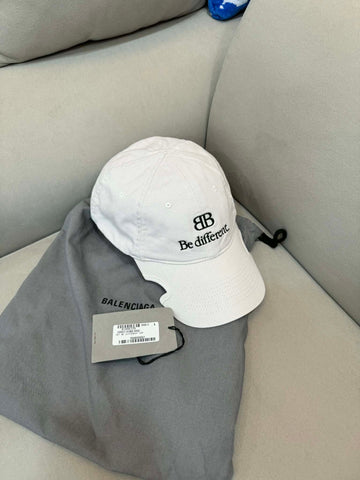 BALENCIAGA カットアウト キャップ 152380141