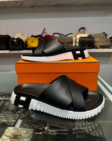 HERMES (42) 25年 インフラ サンダル シャチ サンダル H24191 152430343