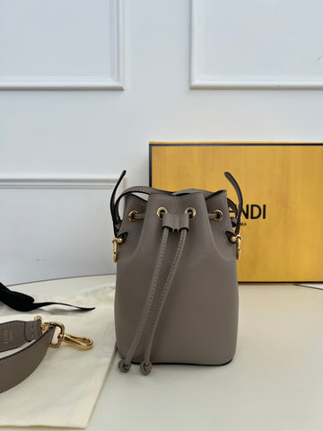 FENDI Bucket Bag 153078989