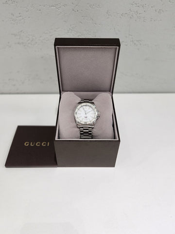 GUCCI ダイブクオーツ40mmメタル男性時計YA136302 153084412