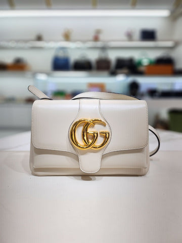 GUCCI GGマーモント スモールホワイトレザーショルダー クロスボディバッグ 550129 153094929