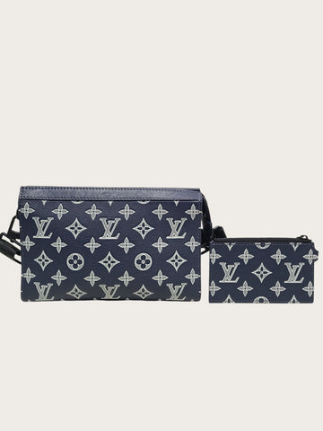 LOUIS VUITTON インクブルー ホワイト モノグラム シャドウ ガス缶 ウェアラブル ウォレット 153096863