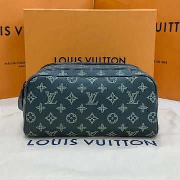 LOUIS VUITTON Shadow Dope Kit Pouch 153097674