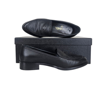 CHANEL ブラックロゴレディースローファー 153100083