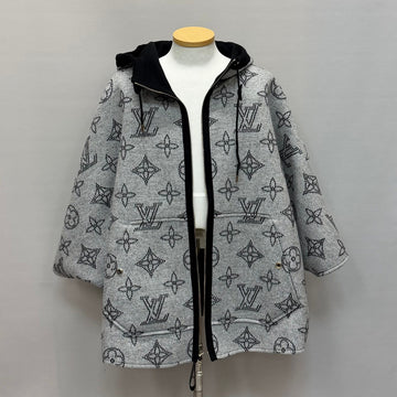 LOUIS VUITTON Umkehrbare Kapuze Cape 153151811