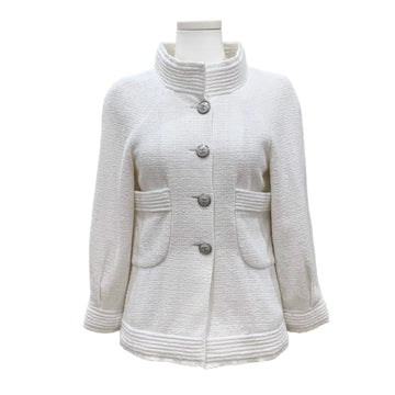 CHANEL Tweedjacke mit CC-Logo-Button in Weiß 153156164