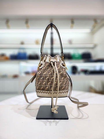 FENDI バケット ミニ ショルダー & クロスバッグ 8BS010 153192743