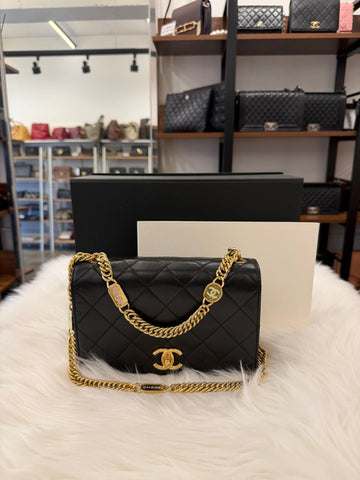 CHANEL キルティングフラップミニチェーンバッグラムスキン(AS3751) 153371271