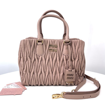 MIU MIU ナパレザー トートバッグ & ショルダーバッグ (5BA258) 153552814