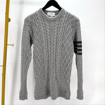 THOM BROWNE アランケーブル斜めウールニットグレー (FKA276A) 153554011
