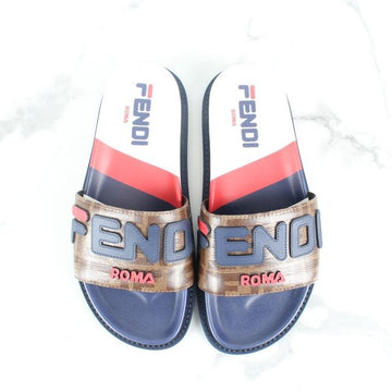 FENDI スリッドスリッパ 38 153695480