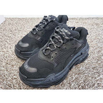 BALENCIAGA トリプルS ダーティブラック 39 153696428