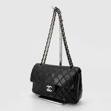 CHANEL Klassische kleine Schultertasche aus Lammleder 153766622