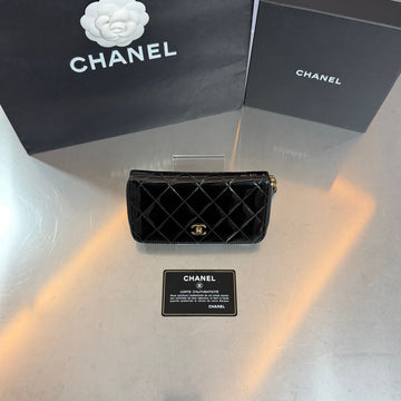 CHANEL クラシックゴールドジッパーロング財布 153828401